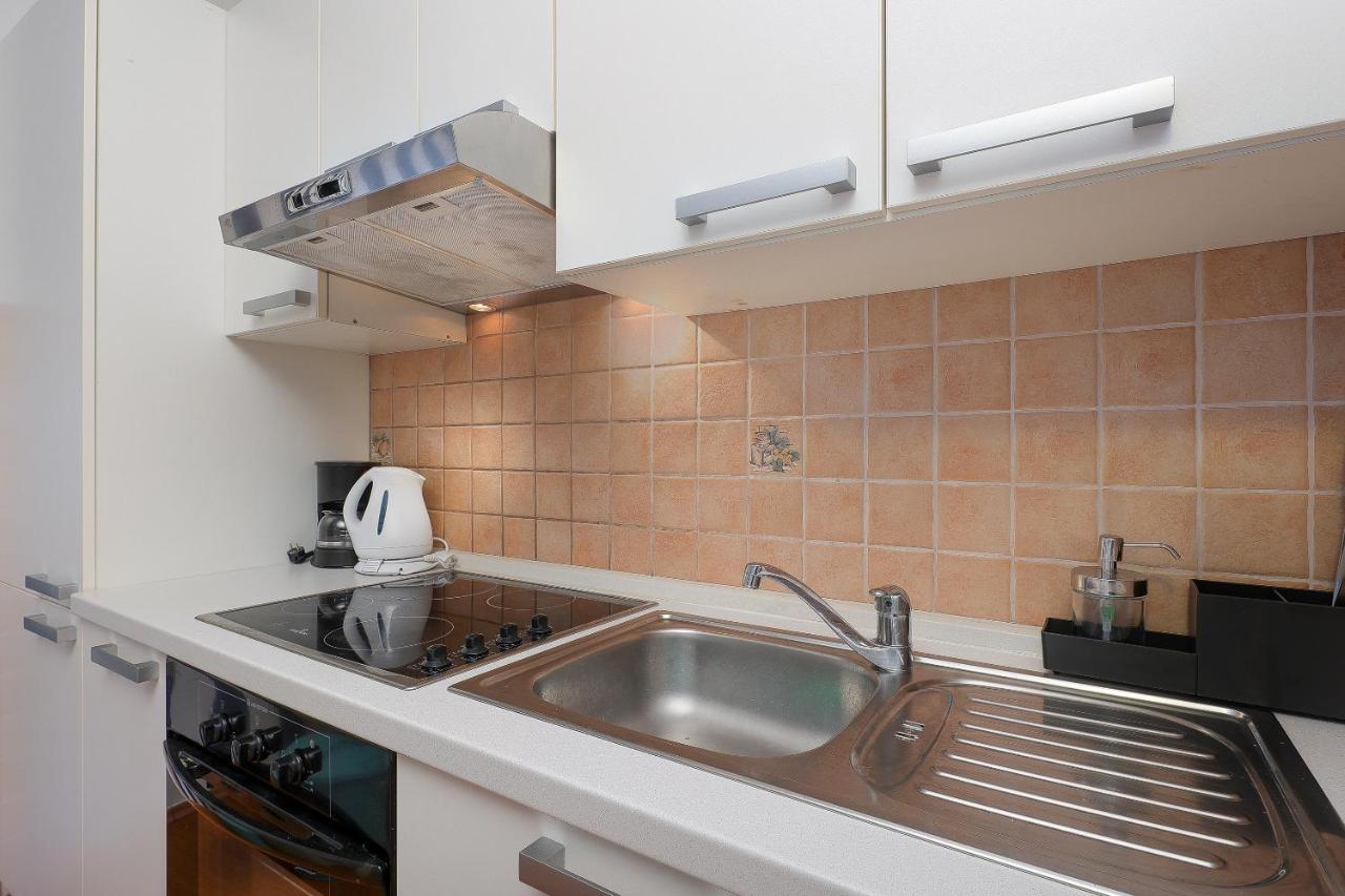 Moro Vrbnik Apartment Exterior photo